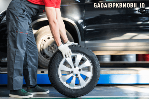Usia Pakai Ban Mobil: Tips dan Faktor yang Perlu Diperhatikan