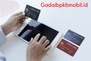 Apa Itu Gesek Tunai (Gestun) Kartu Kredit? Keuntungan dan Risiko